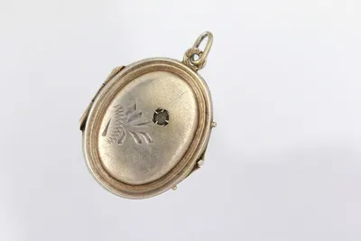 Медальоны из золота под фото на заказ | Цена и фото в каталоге Melotto