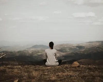 Только спокойствие: медитация вместо стресса | Vogue UA