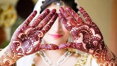 Изображение мехенди на руке: символы и знаки в традиционном дизайне