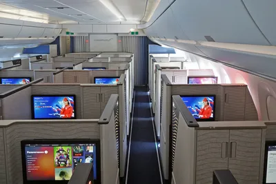 три места в самолете первый бизнес класс Стоковое Изображение - изображение  насчитывающей концепция, удобно: 235240741