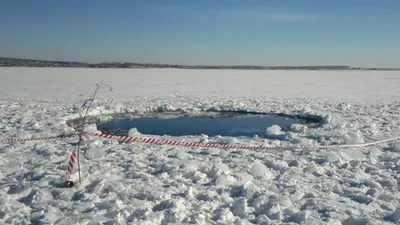 Метеорит в Челябинске: как водолазы поднимали метеорит из озера Чебаркуль -  15 февраля 2023 - v1.ru