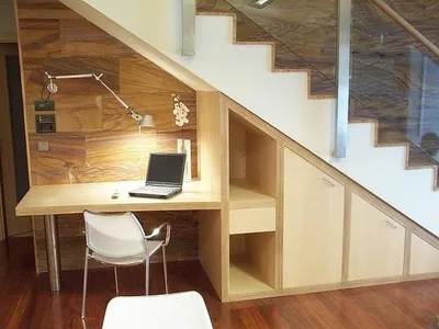 Как использовать пространство под лестницей в загородном доме: идеи, фото,  описание особенностей