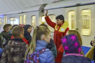 На станциях метро появились наклейки для потерявшихся детей - Москвич Mag -  31.08.2021