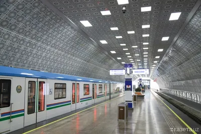 Фото пассажиров метро вызвало споры о современных нравах у россиян -  Мослента