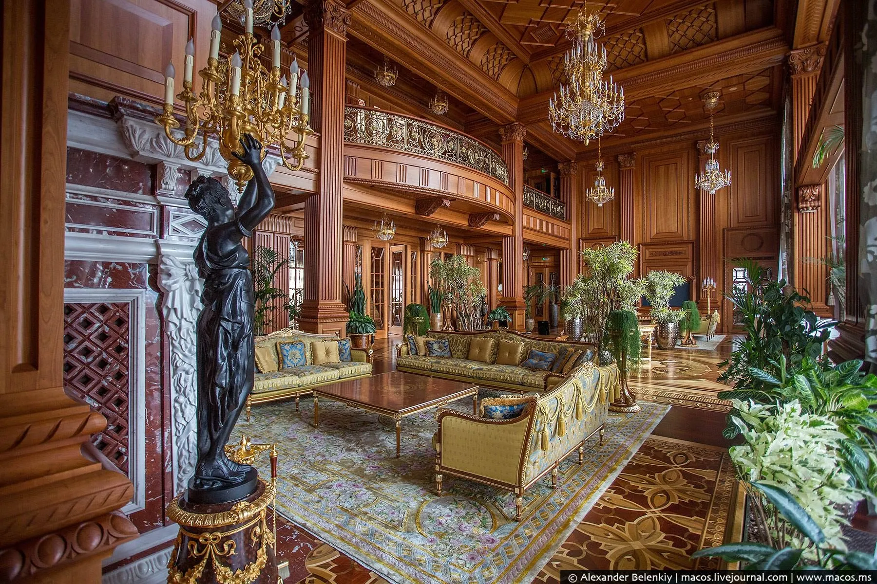Дворец Януковича в Межгорье - 92 фото Дворец Януковича в Межгорье - 92 фото