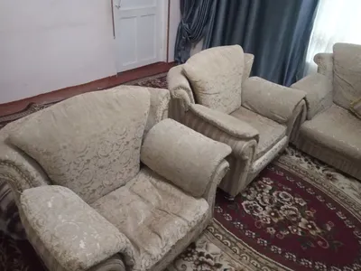 Современная мягкая мебель для гостиной: фото диванов и кресел