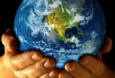Мир в руках стоковое изображение. изображение насчитывающей помощь -  11123689
