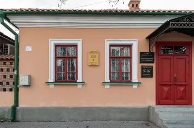 Anatolie Gordeev: Жилой дом из соломенных тюков в Гиличень (Молдова)