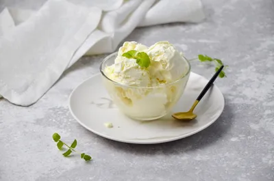 Мороженое из сливок и сгущенки домашнее рецепт фото пошагово и видео -  1000.menu