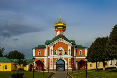 Федоровский мужской монастырь в Городце и как Петр I Александра Невского в  Питер перевозил