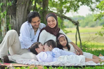 Исламская семья, мусульманская семья исламская семья, ребенок, люди, дружба  png | Klipartz