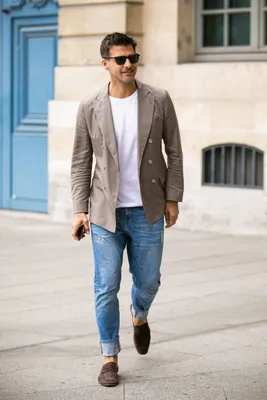 Мужские пиджаки под джинсы: фото интересных образов и правила сочетания |  GQ | Мужской стиль, Пиджак, Мужские джинсы