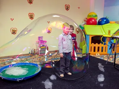 Мыльные пузыри — развивающее развлечение для детей младшего дошкольного  возраста (17 фото). Воспитателям детских садов, школьным учителям и  педагогам - Маам.ру