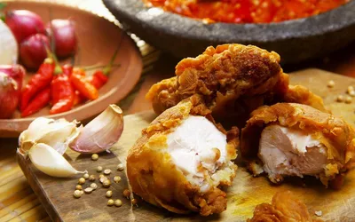 Куриные наггетсы с клюквенным соусом: рецепт Евгения Клопотенко