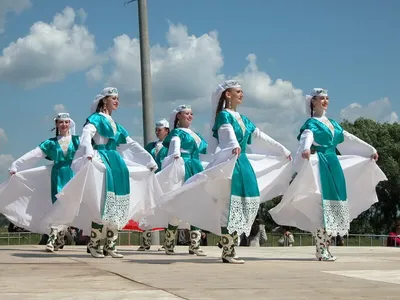 Украинские народные танцы: наследие предков и символ самобытности народа |  TS Handmade - Blog