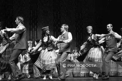 Русский народный танец Метелица…» — создано в Шедевруме