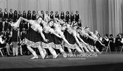 Казачий танец - ожившая картинка истории - ансамбль песни и танца казаков  А. Мукиенко