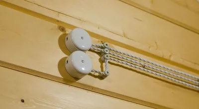 Как сделать электропроводку в доме из бруса