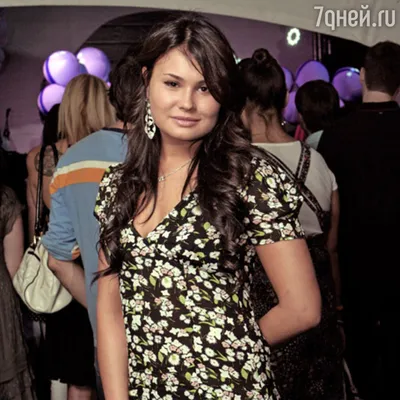 Молодо и стильно. Как выглядит Анастасия Кочеткова в свои 30+ | MySekret |  Дзен