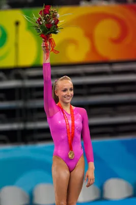 Как дочка советских чемпионов выиграла Олимпиаду для США, но осталась  русской девочкой | WOMAN