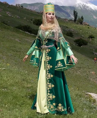 Татарский национальный костюм (51 фото): женские, детские, национальные  костюмы татар для девочки Разве это татарский костюм?… | Быть женщиной,  Наряды, Модные стили