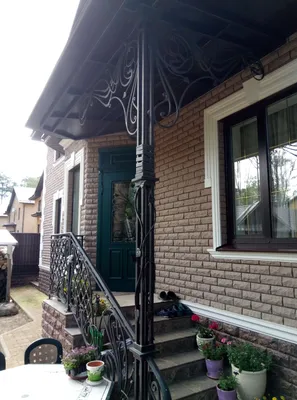 Навес для дома из металла, над входом, террасой, во двор | Фото, обзор
