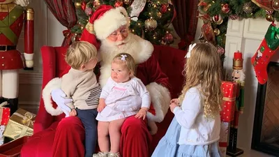 Новогодний праздник у наших детей из \"Академии интеллекта\"🎄 Как же  здорово, что детки верят в чудеса🤗 Деда Мороза🎅 и Снегурочку🧡💚💛 и так…  | Instagram