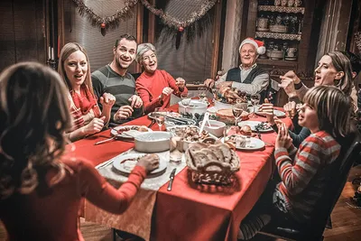 Новый год в кругу семьи: как встретить его весело | PriceMedia