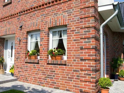Статья о привлекательности кирпичного фасада - дома из коричневого кирпича  | Медный Всадник