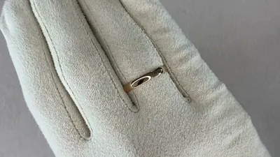 Фото Обручального кольца 3 мм на руке в серебряном цвете