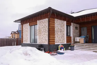 Отделка фасада деревянного дома: чем отделать, варианты, комбинированная  отделка, материалы, фото