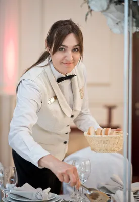 Официант — Официанты на банкет Москва, Выездные официанты на мероприятие.