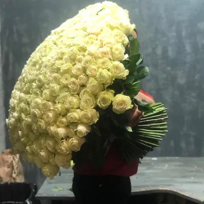 Заказать большой букет белых роз с днем рождения FL-01 купить - хорошая  цена на большой букет белых роз с днем рождения с доставкой - FLORAN.com.ua