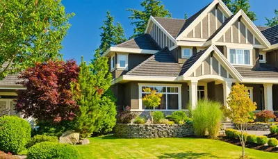 Цветные окна для загородного дома | Плюсы и минусы выбора цветных окон для  малоэтажных загородных домов | АртДекор