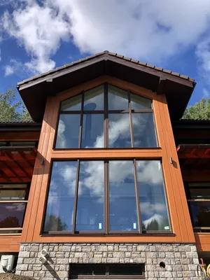 Виды панорамных окон для загородного дома | Выбор панорамного остекления  для загородного дома - новые тренды 2023 года - BLACKHOLE