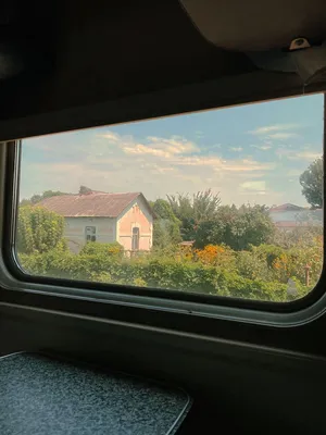 Окно поезда | Эстетика, Поездка на поезде, Поезд