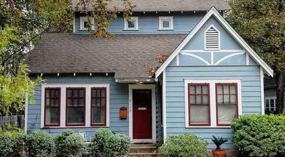 Красим деревянный дом снаружи - фото, примеры, стоимость