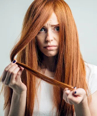 На ранее окрашенные волосы можно получить более светлые оттенки, с помощью  разных техник, одна из них это аиртач. | Instagram