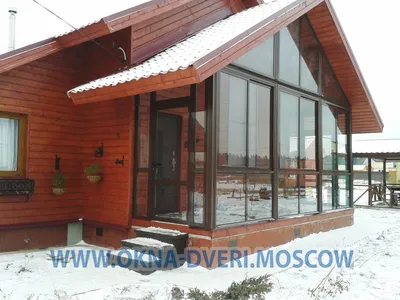 Остекление крыльца загородного дома - пластиком или алюминиевым профилем,  цены на вход в дом в Москве и МО под ключ