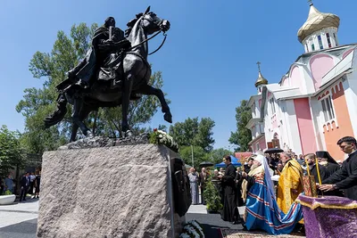 Памятник Александру Невскому «Молитва перед боем» открыли в Ленобласти -  KP.RU