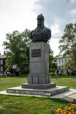 Файл:Памятник Александру Невскому, город Владимир.jpg — Википедия