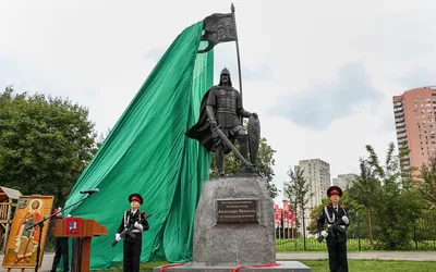 Памятник Александру Невскому - Переславль-Залесский, февраль 2013 г. -  Галерея - TRAVEL.WMOUSE.RU