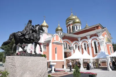 На Кольцевой площади в Липецке установили памятник Александру Невскому —  LipetskMedia
