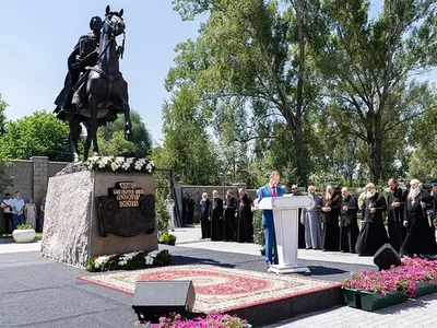 В Липецке открыли памятник Александру Невскому c цитатой Shaman — РБК