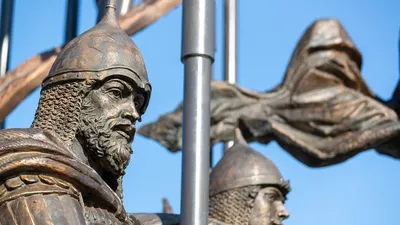 Путин открыл памятник Александру Невскому на Чудском озере - МК