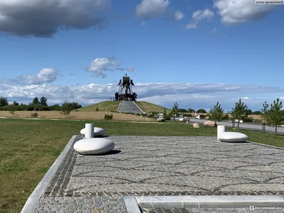 Зачем на открытие памятника Невскому в Алматы приезжал главный идеолог  Путина?