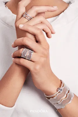 Пандора кольцо на руке в серебряном цвете (JPG)