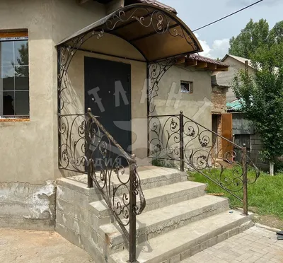 Парадное крыльцо дома кирпича Стоковое Фото - изображение насчитывающей  дверь, шаги: 119735392