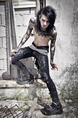 Pin by Dahlia Dampier on screaming hawt!!! | Goth guys, Goth male, Goth  model