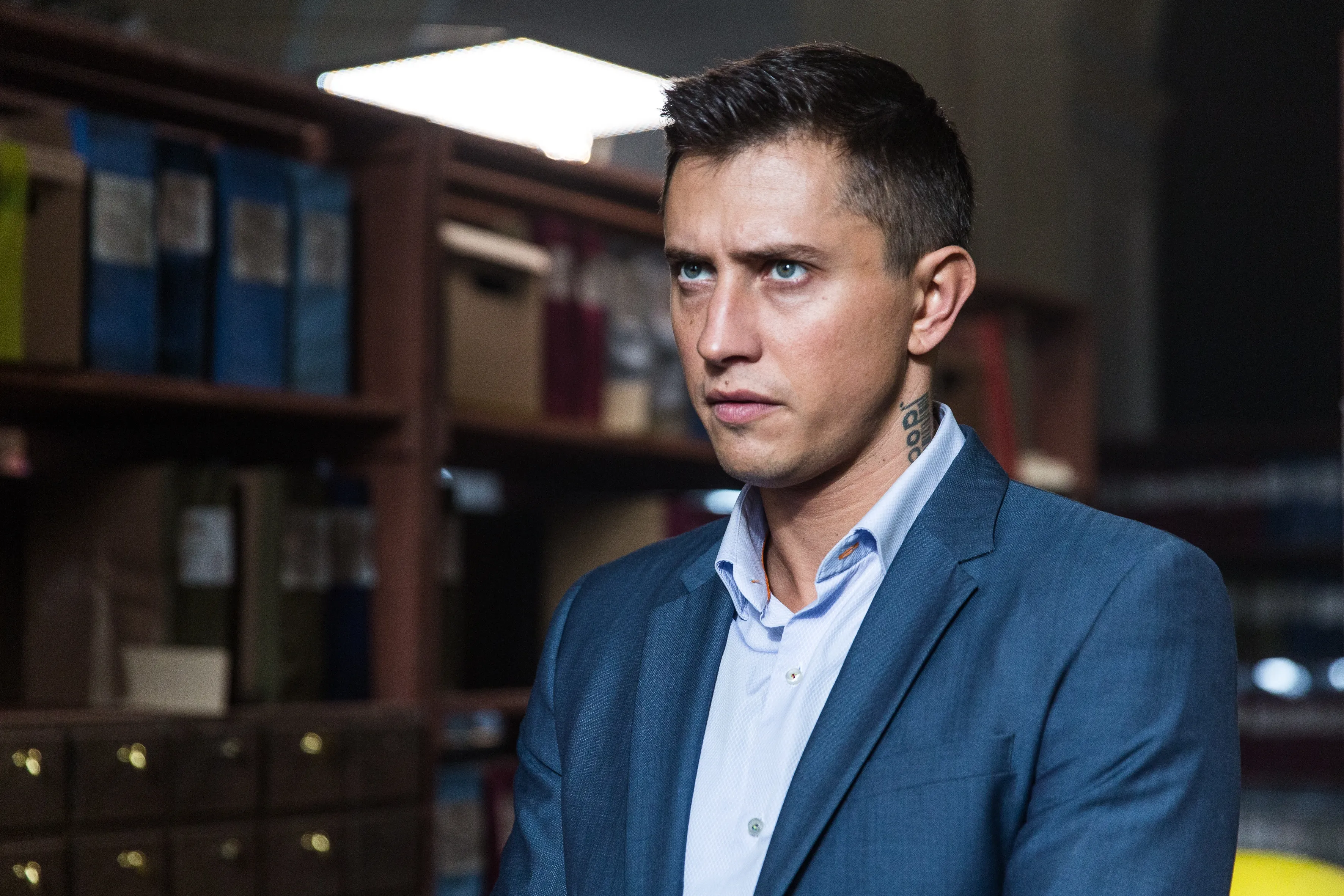 Изображение Павла Прилучного, которое подчеркивает его мужественность и харизму Изображение Павла Прилучного, которое подчеркивает его мужественность и харизму